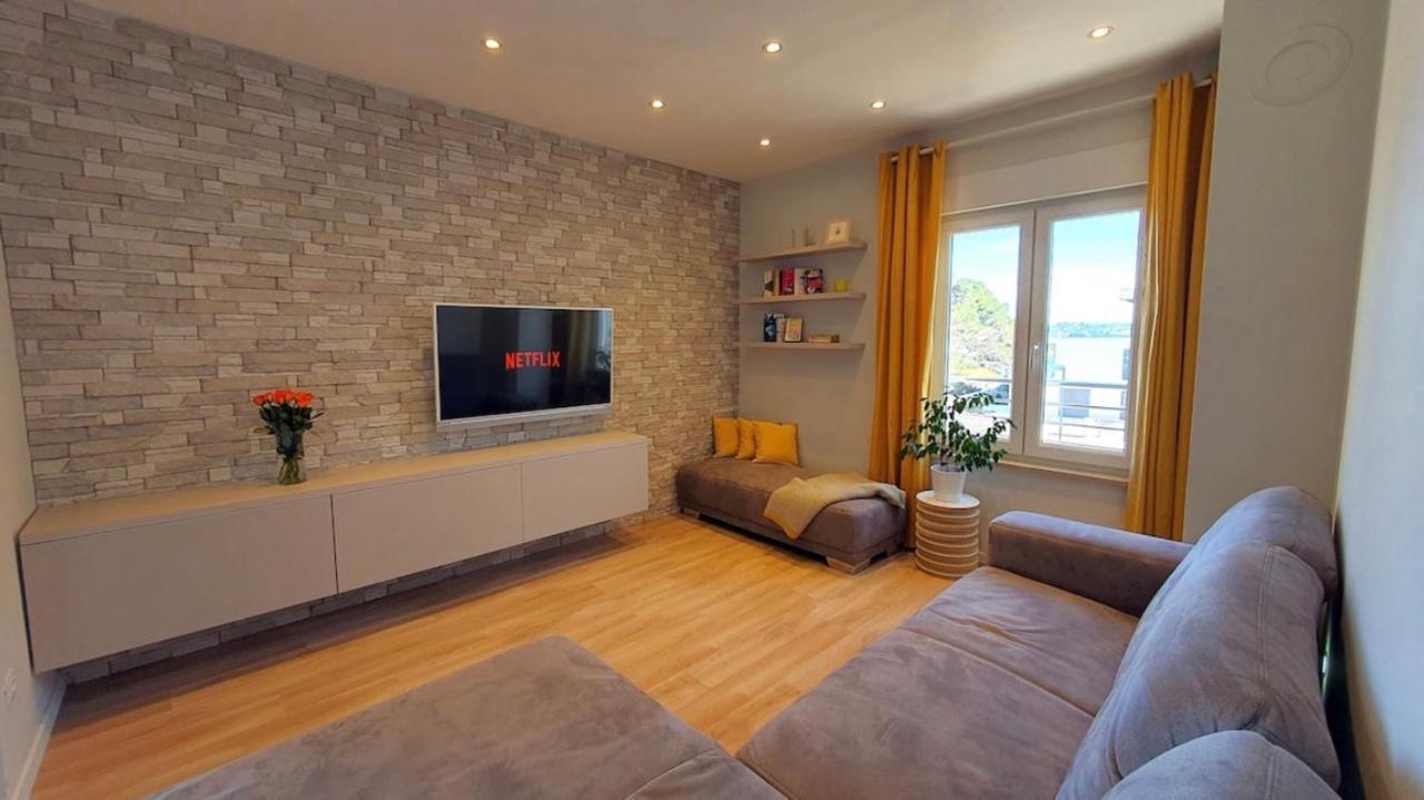 Beautiful View Apartment With Garage Space Мали-Лошинь Экстерьер фото